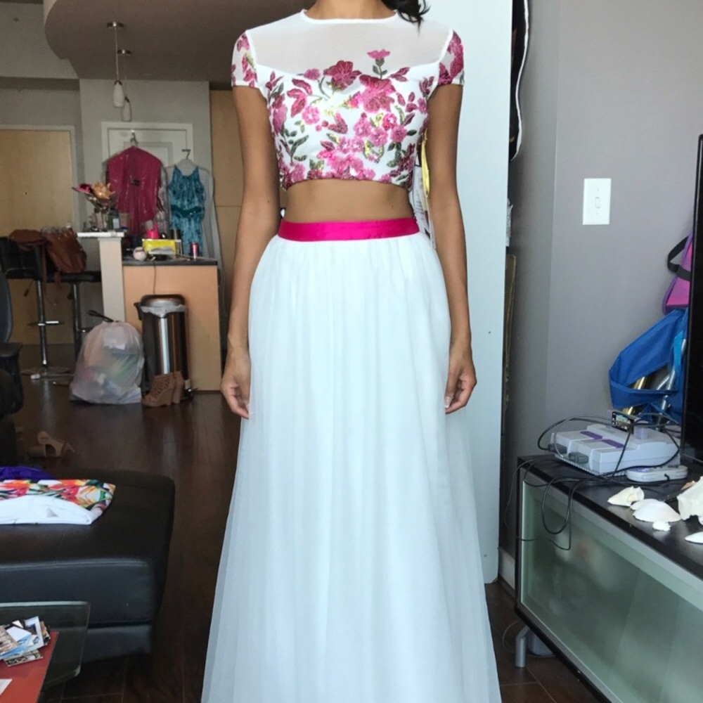 TLC prom dress